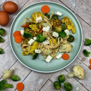 Low carb Nudeln Egon: Nudeln ohne Kohlenhydrate mit Gemüse, Schafskäse und Räuchertofu